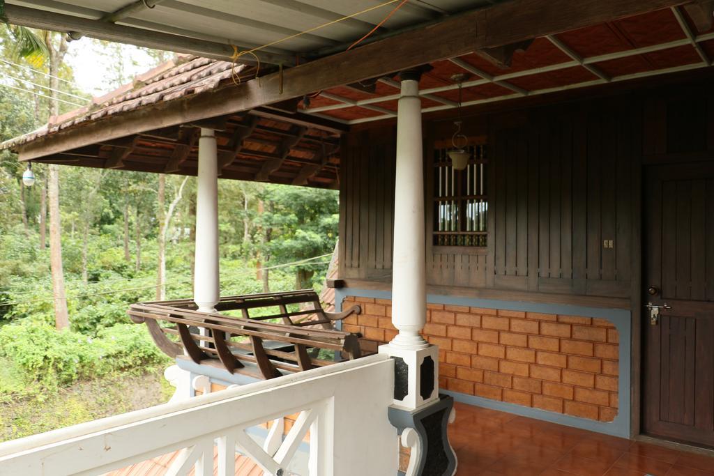 Kairali Palace Home Stay Теккади Номер фото